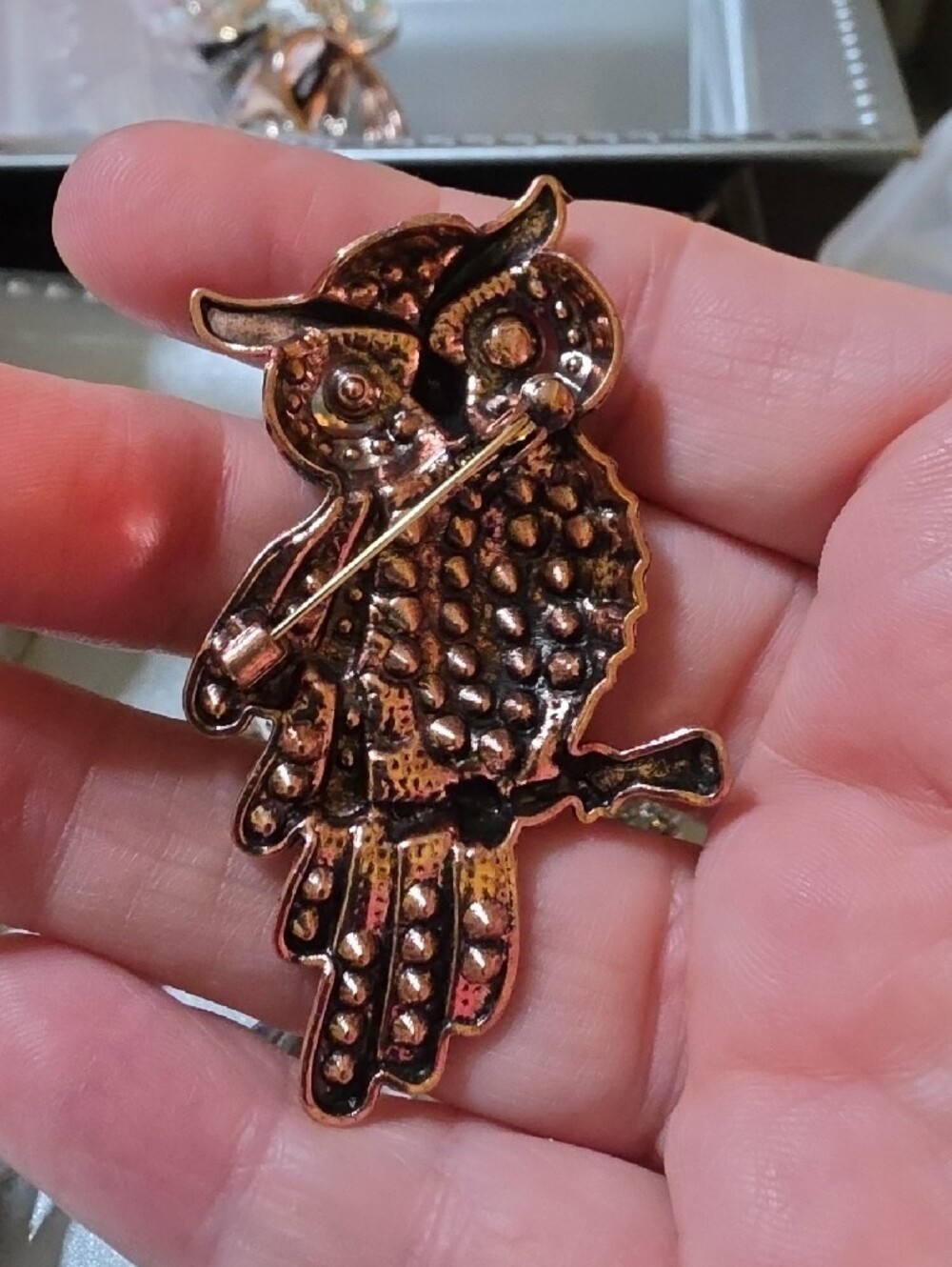 A23- Vintage-Inspired Blue Crystal Owl Brooch - Picture 2 of 2
